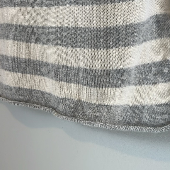 Athleta Backcountry Cashmere Gray Ivory Striped Sweater Crewneck Womens Large - Picture 10 of 16